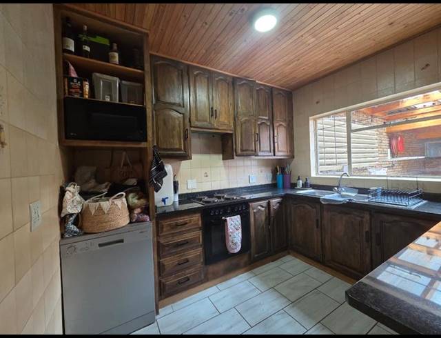 3 BEDROOM APARTMENT FOR SALE IN WONDERBOOM